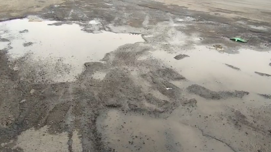 વોર્ડ 13 માં રોડ રસ્તાની સમસ્યાને લઈને સામાજિક કાર્યકરનો વિરોધ 