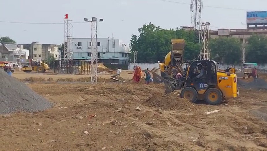 નવરાત્રીમાંથી પણ રૂપિયા કમાવવાની નેતાઓની જાદુઈ છડી