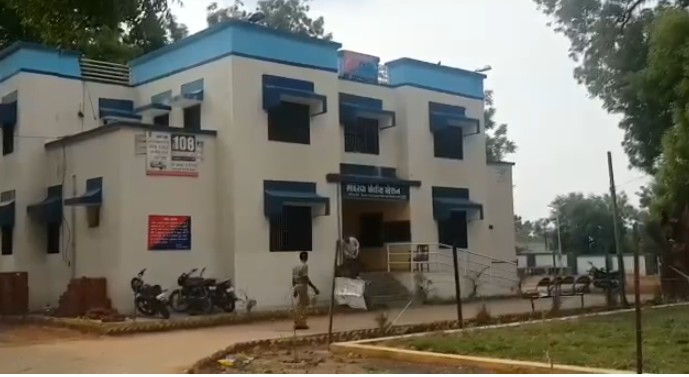 સાવલી તાલુકાના ભાદરવા પોલીસ મથકે સગીરા સાથે દુષ્કર્મ આચરીને ગર્ભવતી બનાવવાના મામલે  બે યુવકો સામે ફરિયાદ નોંધાઈ