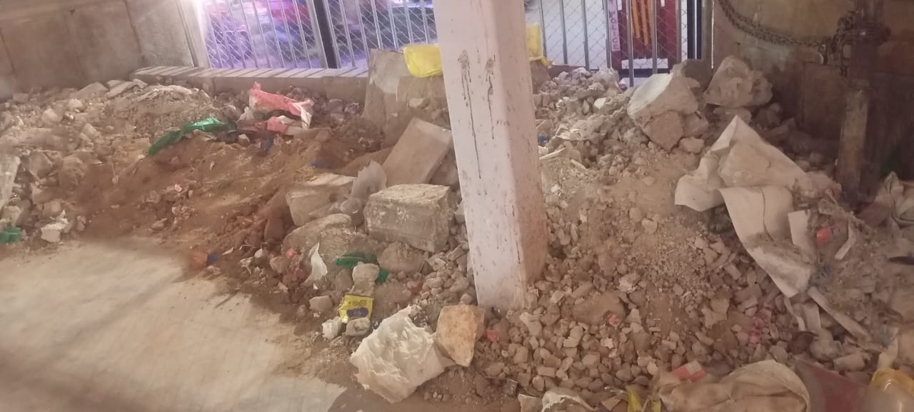 આખરે સવાણી કોન્ટ્રાક્ટર જાગ્યો અને માંડવી નીચે રાખી મુકેલું મટિરીયલ લઇ ગયો 