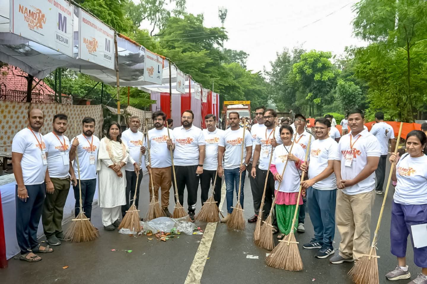 રીલ નહીં રિયલ બનો, સફાઈના નામે ફોટો સેશન