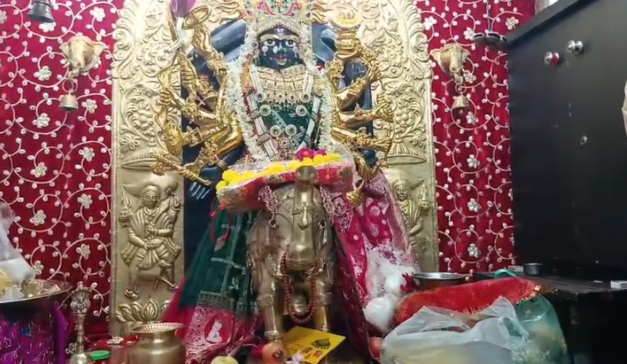 આસો નવરાત્રીનો પ્રારંભ થતા મહાકાલી મંદિરે ભક્તોની ભીડ