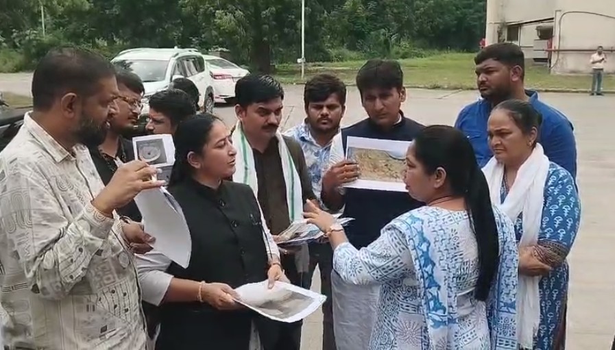 સરકારી નર્સિંગ કોલેજ ખાતે મેસમાં ખાવામાં જીવડા ઇયળો નીકળતા હોબાળો  