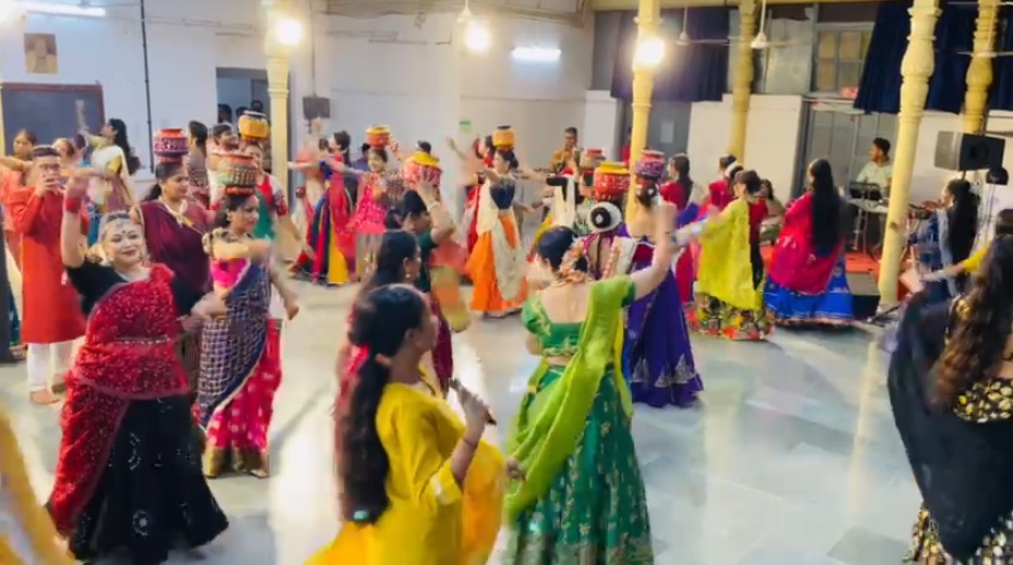 નૃત્ય વિભાગ ફેકલ્ટી દ્વારા એક દિવસીય ગરબા મહોત્સવની ઉજવણી 