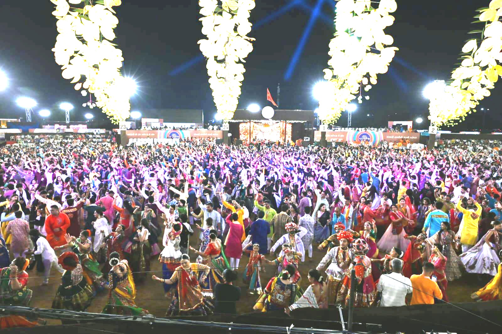 શહેરના મોટા ગરબા આયોજકોએ ખૈલૈયાઓને રામભરોસે મુકી દીધા, ફાયર સેફ્ટીમાં ભયંકર લાપરવાહી એન.ઓ.સી.માં ગેરરીતિઓના આક્ષેપ