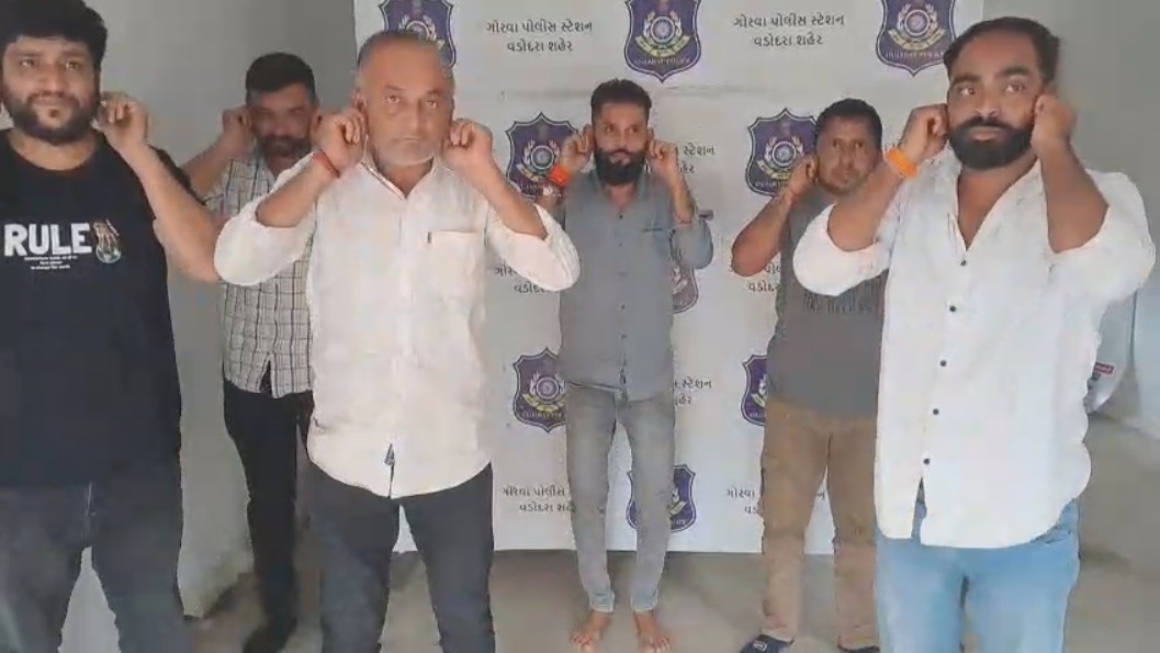 દારૃની મહેફિલ ચાલતી હોવાની વિગતોને પગલે ગોરવા પોલીસે દરોડો પાડયો