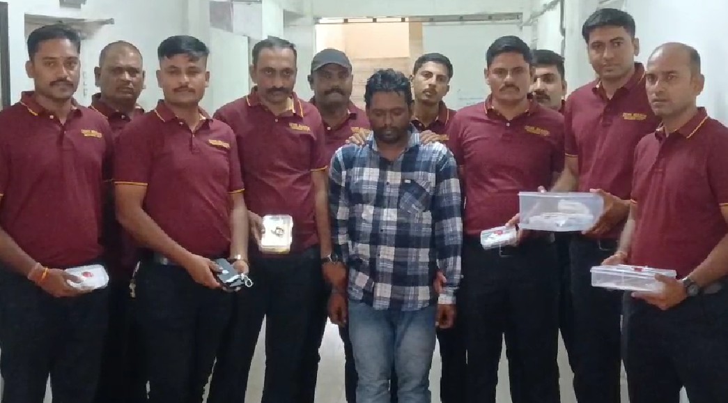 અલકાપુરીમાં બંધ મકાનમાં થયેલી ચોરીનો ભેદ ક્રાઇમ બ્રાન્ચે ઉકેલ્યો