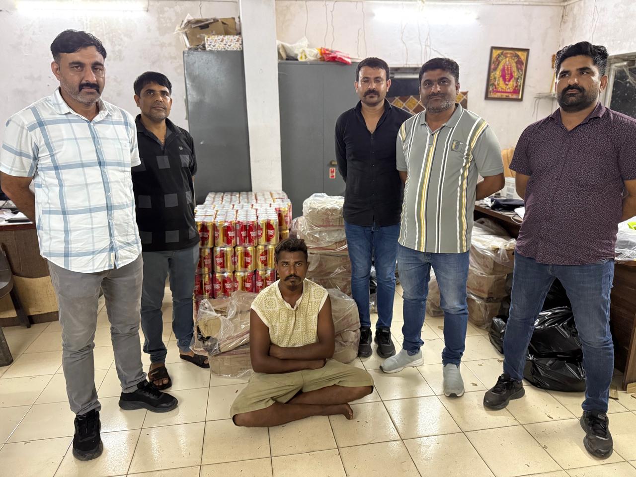 માઈનોર કેનાલ પર સંતાડેલો શરાબનો જથ્થો ઝડપાયો