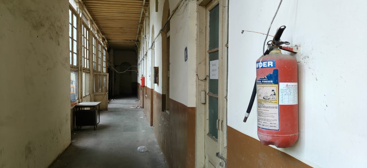 જૂની કલેકટર કચેરી ખાતે એકસ્પાયરી ડેટ વાળા ફાયર એક્ટિગ્યુશર,કોઇ હોનારત થાય તો જવાબદાર કોણ