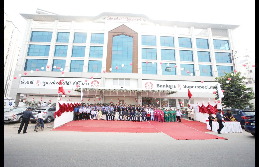 બેન્કર્સ હાર્ટ હોસ્પિટલ સામે એન આર.આઇ. દ્વારા પોતાના પરિવારને જોખમ હોવાના મુદ્દે મકરપુરા પોલીસ સ્ટેશનમાં અરજી