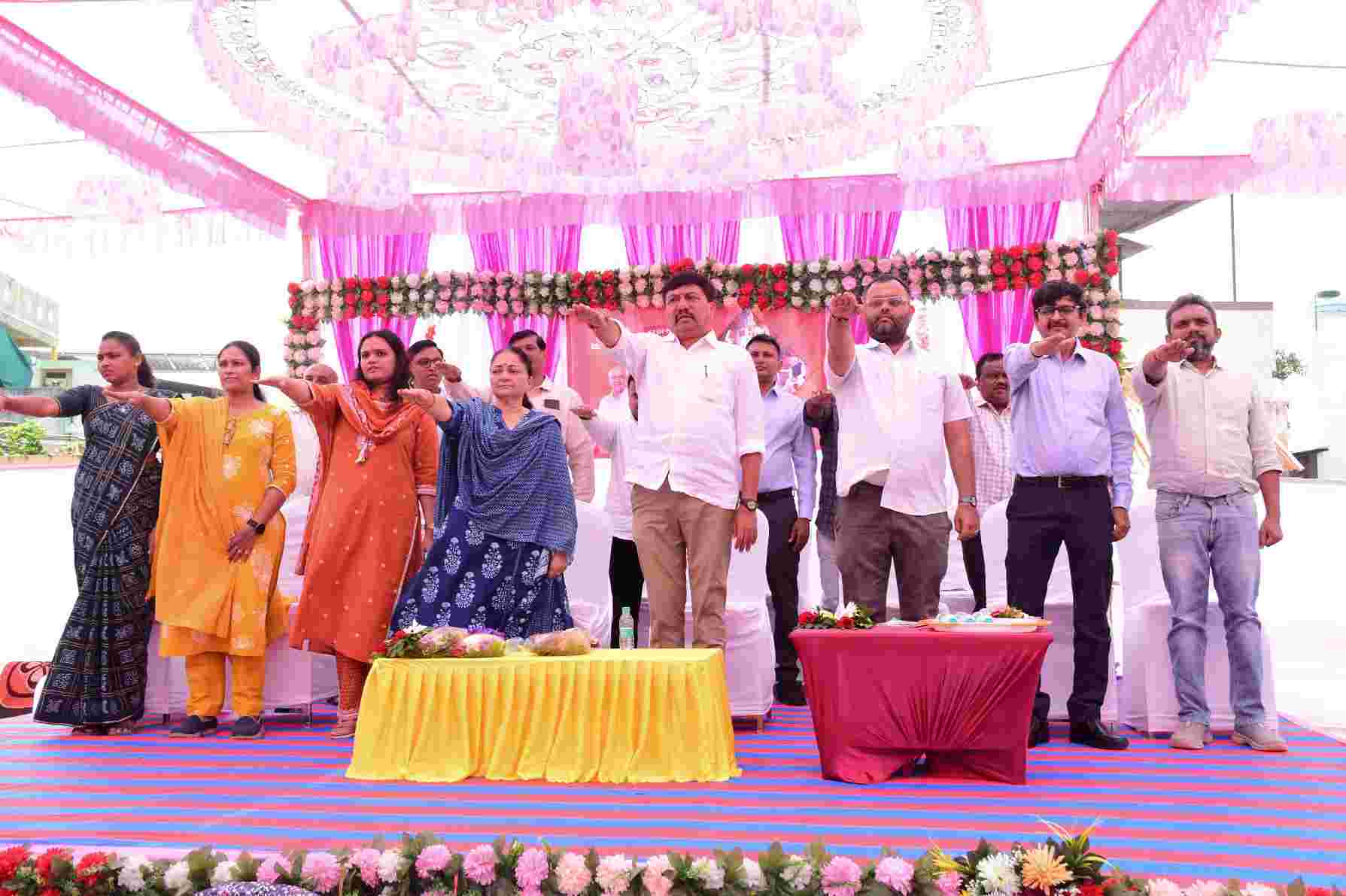 જનકલ્યાણકારી યોજનાઓની માહિતી સાથે વિકાસ રથ આજે કરજણ તાલુકામાં