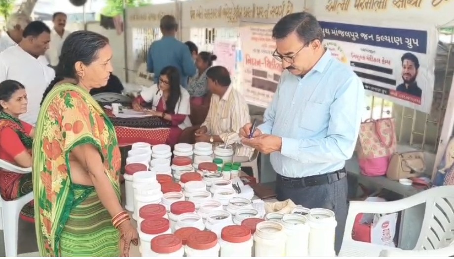 સામાજીક કાર્યકર પાર્થ પટેલ દ્વારા જનસેવા હેતુ નિઃશુલ્ક આયુર્વેદિક મેડિકલ કેમ્પનું આયોજન   