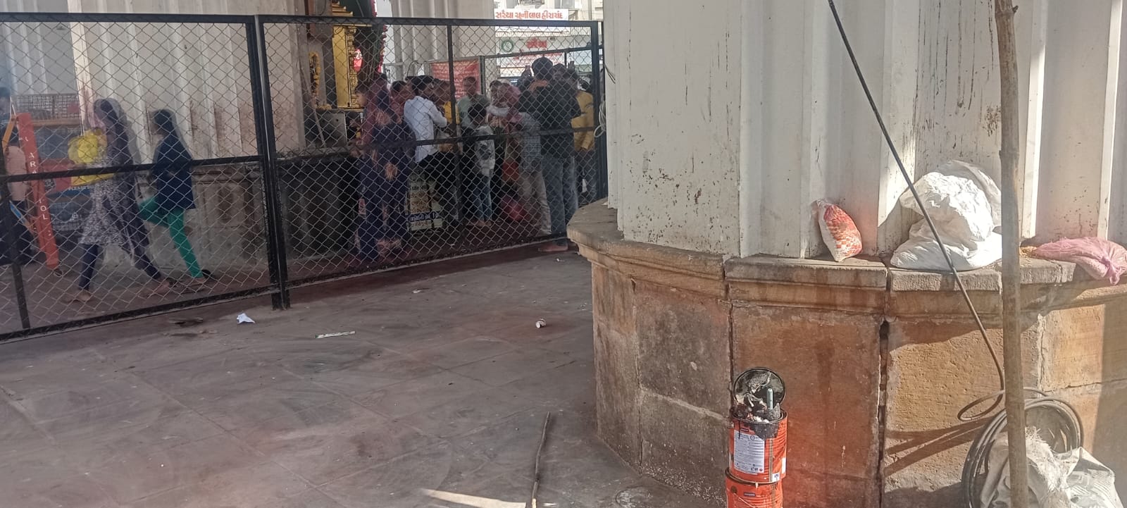 માંડવી ગેટની આજુબાજુમાં નથી અત્યારે ધારાસભ્ય ફરકતા કે નથી કોઈ કોર્પોરેટર ફરકતા..