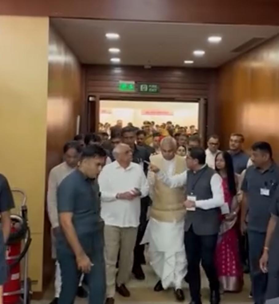 ગુજરાત સરકારનું નવું મંત્રીમંડળ 11:30 કલાકે શપથ લેશે: રીપીટ ઉપરાંત નવા ચહેરાઓનો સમાવેશ પણ કરવામાં આવશે