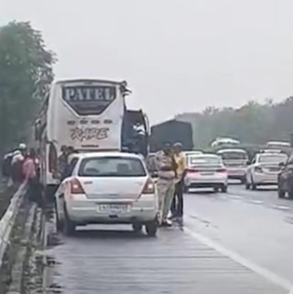 અમદાવાદ-વડોદરા એકસપ્રેસ હાઇવે પર કણભા પાસે ટ્રિપલ અકસ્માતમાં 3ના મોત