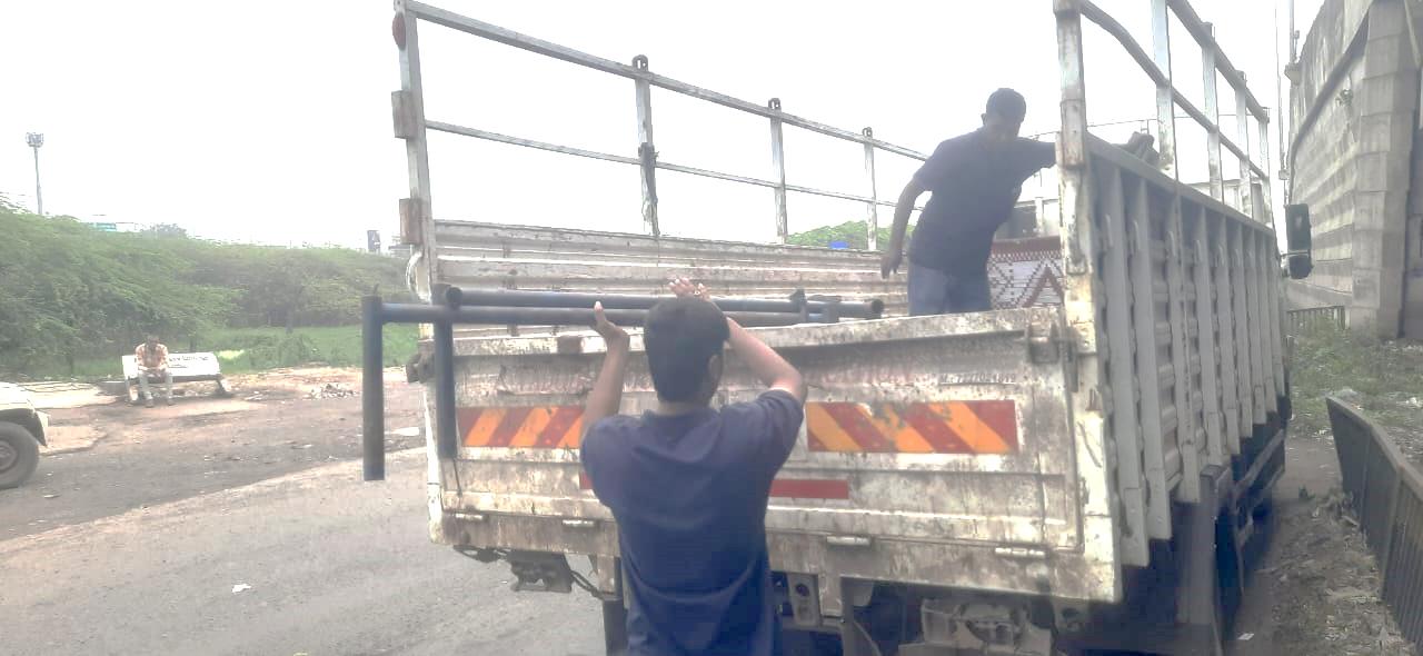 ઉત્તર અને પશ્ચિમ ઝોનમાં વેપારીઓ-શ્રમિકો સામે કાર્યવાહી, ટેમ્પો ચાલકો પાસેથી ચાર્જ વસુલ