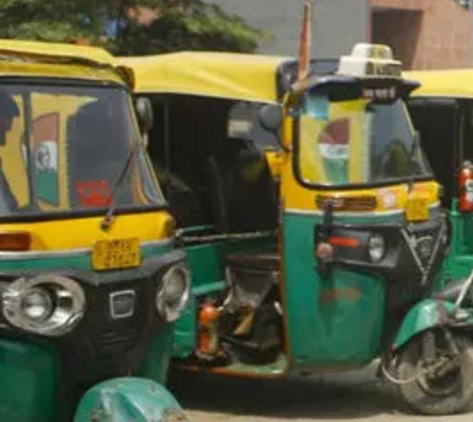 મહાનગરના દરેક પોલીસ સ્ટેશનમાં ઓટો રિક્ષાની એક રજીસ્ટર બનાવીને નોંધણી કરવાની રહેશે