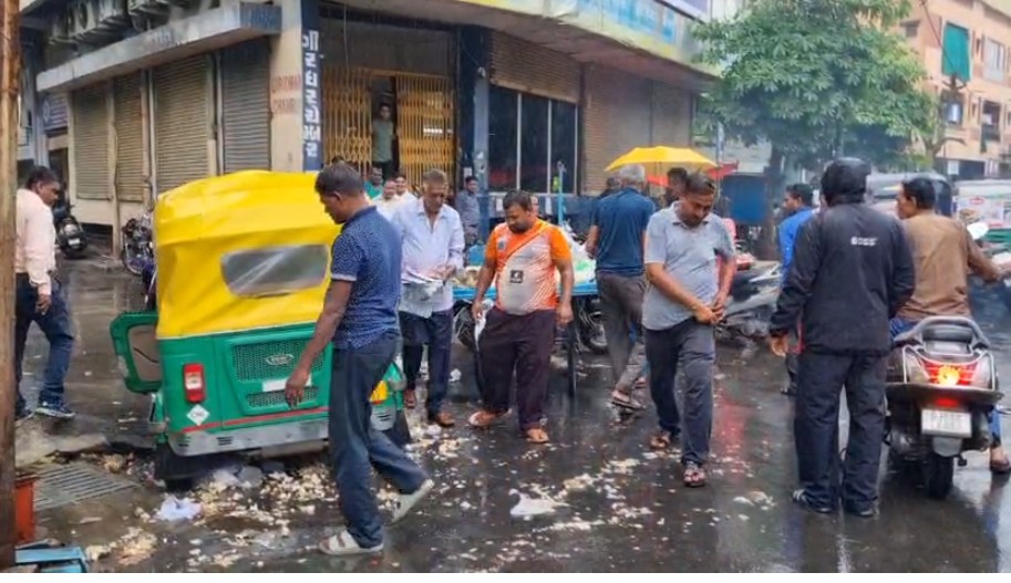 બાઈક અને રીક્ષા ચાલક વચ્ચે અકસ્માત 