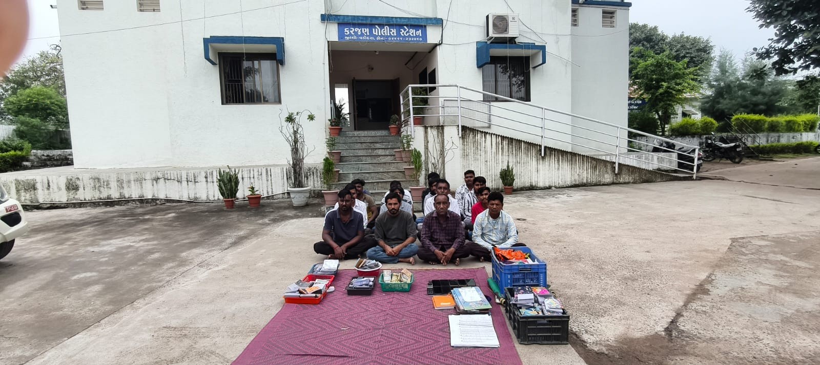 રોકડ રકમ-મોબાઇલ સહિત રૂપિયા 1.32 લાખનો મુદ્દામાલ કબજે, 14 આરોપી ઝડપી પાડ્યા