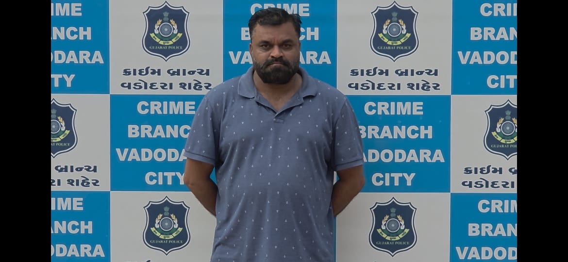 નવ લાખના આપેલા સાધનો પરત લેવા વડોદરા આવેલા વ્યક્તિને ગોંધી રાખી છાતી પર પિસ્તોલ તાકી ખંડણી માગનારા ગિરીશ સોલંકીની ધરપકડ 
