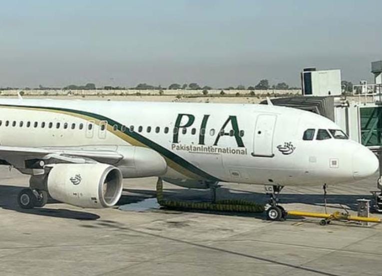 એરક્રાફ્ટ એન્જિનિયર્સની હડતાલ : પાકિસ્તાનમાં એરલાઇનની ઉડાન સંપૂર્ણપણે થંભી ગઈ