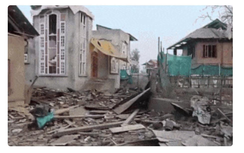 સુરક્ષા દળોએ ડૉ. ઉમરના પુલવામા સ્થિત ઘરને નિયંત્રિત IED વિસ્ફોટથી ધ્વસ્ત કર્યુ