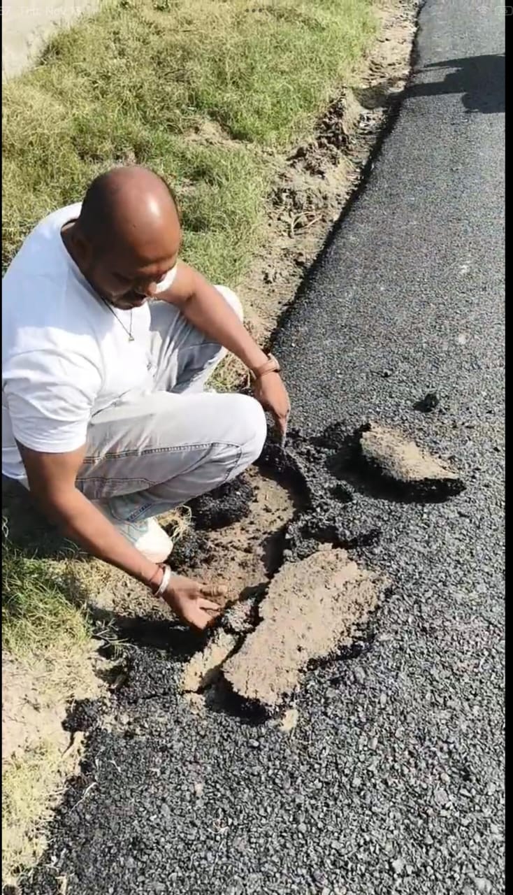 અટલાદરામાં નવા બનેલા રોડના પોપડા હાથથી પણ ઉખડે છે !! કોન્ટ્રાક્ટરને બ્લેકલિસ્ટ કરો