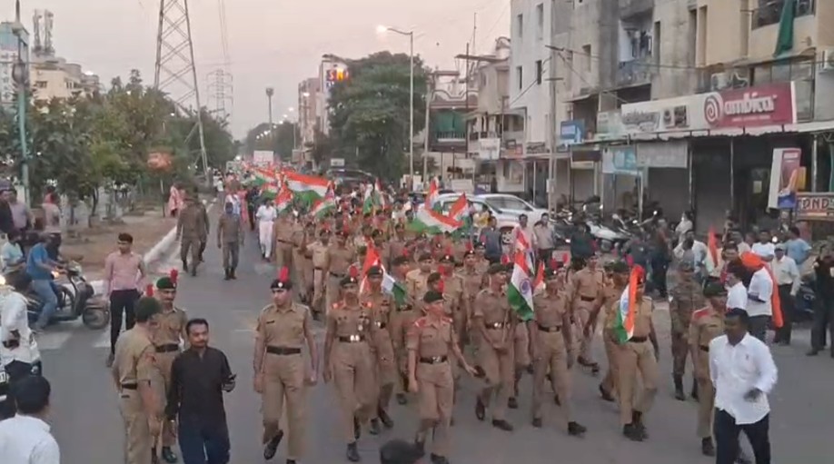 સરદાર વલ્લભભાઈ પટેલની 150મી જ્ન્મ જંયતિ નિમિત્તે સયાજીગંજ વિધાનસભા દ્વારા પદયાત્રાનું આયોજન કરવામાં આવ્યું