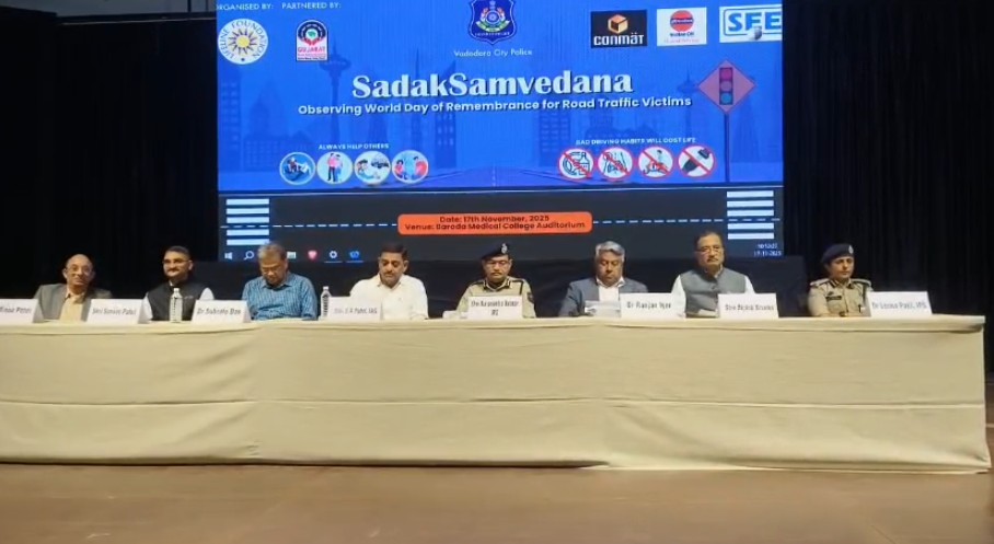 લાઇફ લાઇન ફાઉન્ડેશન સહયોગ શ્રદ્ધાંજલિ દિવસ અનુસઘાને સડક સંવેદનાનો કાર્યક્રમ યોજવામાં આવ્યો