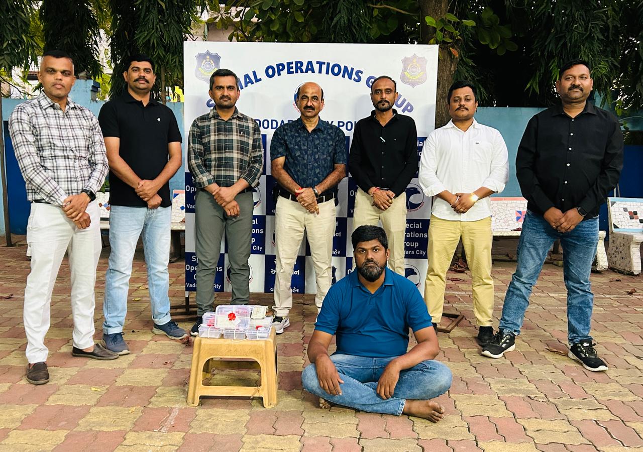 કારલેીબાગથી માદક પદાર્થ મેફેડોન (એમ.ડી.) ડ્રગ્સનનો કોમર્શીયલ જથ્થો ૫૮ ગ્રામ, ૭૦૦ મીલીગ્રામ રૂ. ૧,૭૬,૧૦૦/- તથા અન્ય મુદ્દામાલ મળી કુલ રા. ૧,૯૬,૦૦૦/- ના મુદામાલ સાથે ૦૧ ઇસમને પકડી પાડતી  વડોદરા ર્શહેર એસ.ઓ.જી.