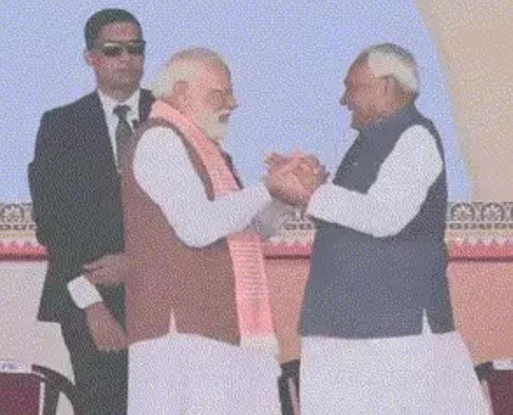 મુખ્યમંત્રી સહિત ત્રણ મહિલા, એક મુસ્લિમ સહિત 26 મંત્રીઓના શપથવિધિ સમારોહમાં વડાપ્રધાન નરેન્દ્ર મોદી, કેન્દ્રીય ગૃહ મંત્રી અમિત શાહ, ભાજપ પ્રમુખ જે પી નડ્ડા હાજર