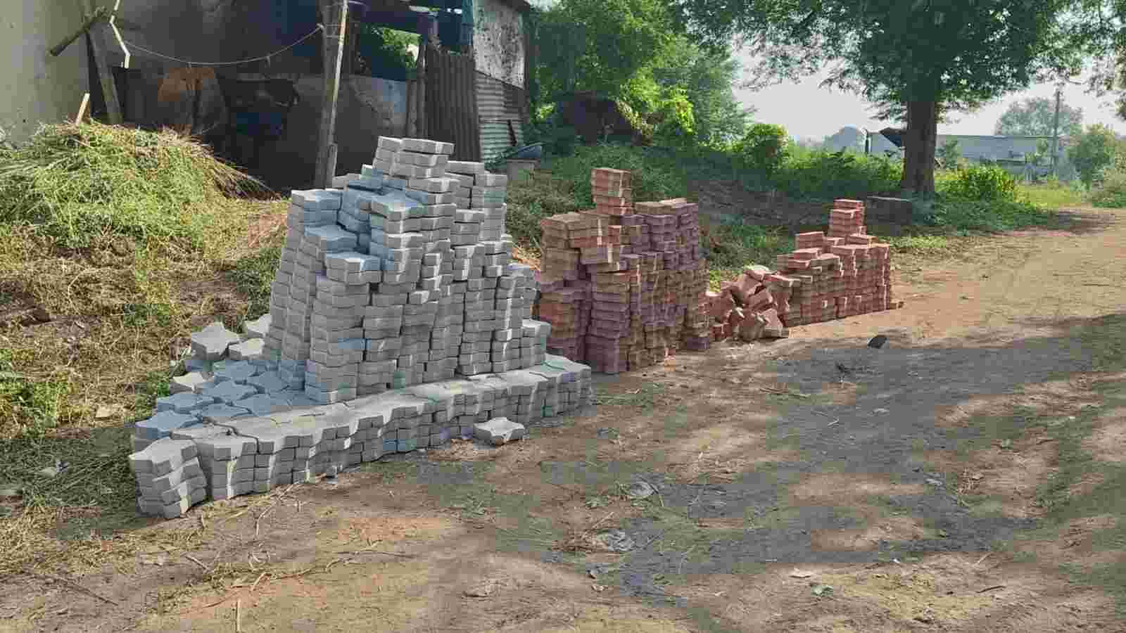 મોદીજીનાં નામે પથરા જ નહીં, પથરાવાળા પણ તરી જાય