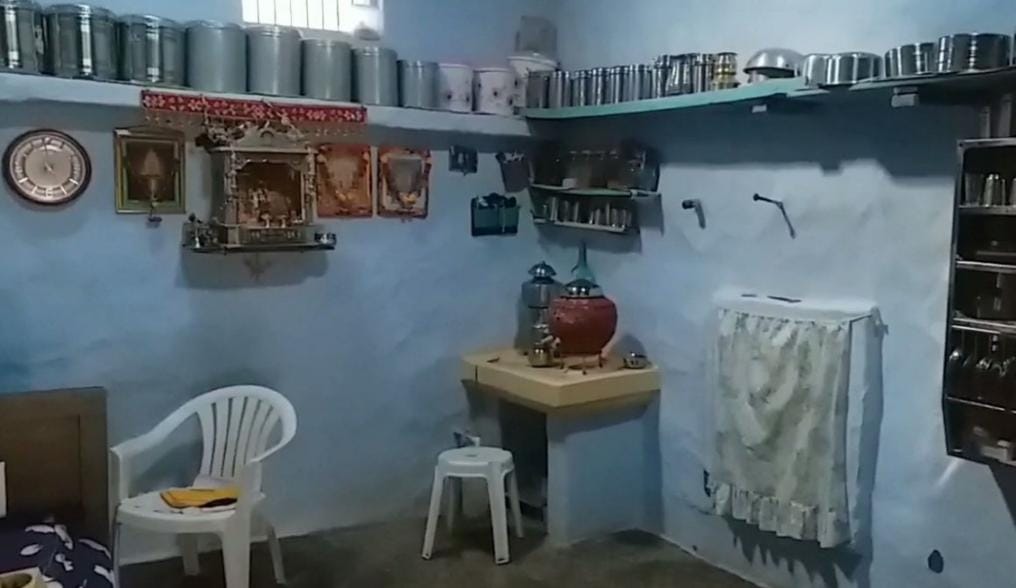 100 કરોડની કમાણી કરનાર ગુજરાતી ફિલ્મના નિર્માતાએ બીજી કોઈ મદદ કે રકમ આપી નથી  જૂનાગઢનું એ ઘર જ્યાં  લાલો રહ્યો ફિલ્મના શૂટિંગ બાદ મળી માત્ર લાઈટબીલ ની રકમ 