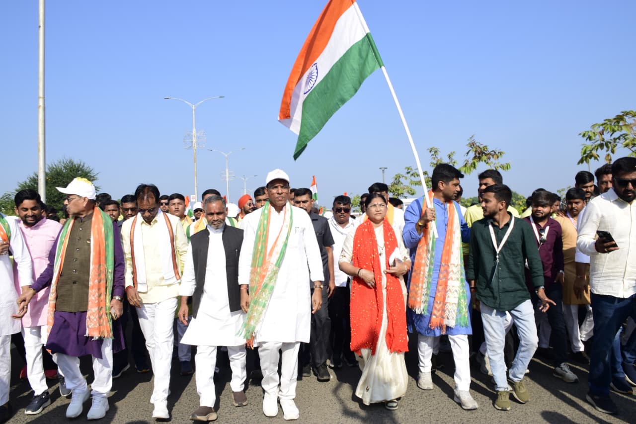 સરદાર @150 રાષ્ટ્રીય એકતા પદયાત્રા નર્મદા જિલ્લામાંથી પસાર થઈ એકતા નગર સ્ટેચ્યુ ઓફ યુનિટી તરફ રવાના