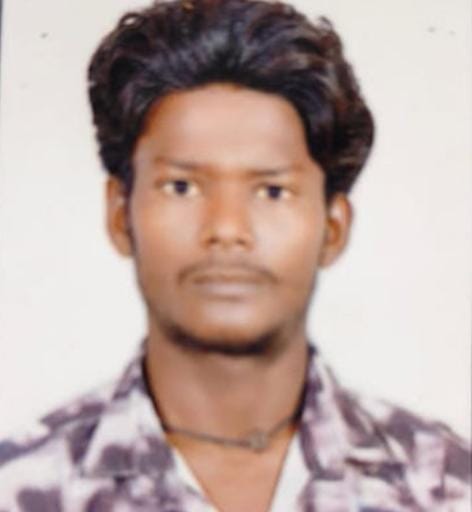 રેલવે લાઇન નજીક આવેલા વીજપોલ પર   ગળેફાંસો ખાઈને યુવાને જીવન ટૂંકાવ્યું