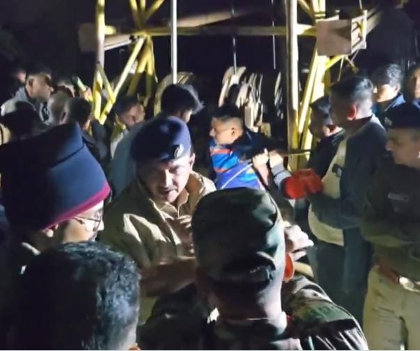 પારિવારિક ઝઘડા બાદ યુવક બોરમાં પડ્યો : યુવકનો મૃતદેહ બહાર કાઢવામાં આવ્યો