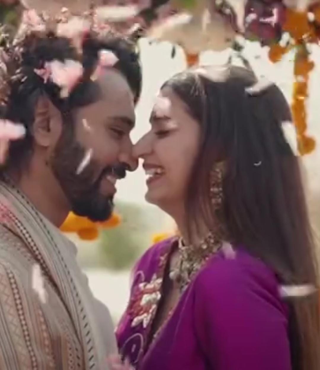 કિંજલ દવેએ એક્ટર અને બિઝનેસમેન ધ્રુવિન શાહ સાથે સગાઈ કરી: 