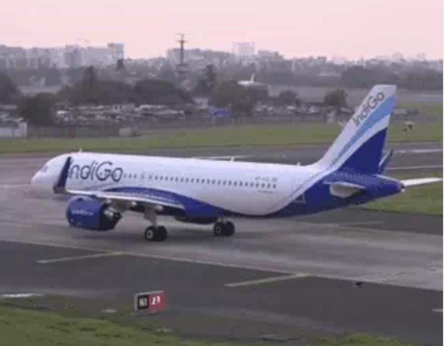 રાંચી એરપોર્ટ પર 56 મુસાફરો માંડ-માંડ બચ્યા: ઇન્ડિગો વિમાનનો પાછળનો ભાગ જમીન સાથે અથડાયો; ટેકનિકલ ખામીના લીધે હાર્ડ લેન્ડિંગ કર્યું