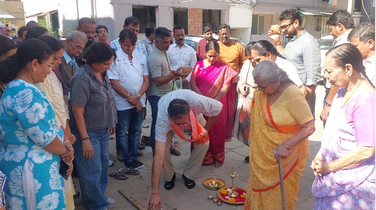 વોર્ડ નંબર 12 મા ધારાસભ્યના ગ્રાન્ટમાંથી વિવિધ વિસ્તારોનું ખાતમુહૂત કરવામાં આવ્યું