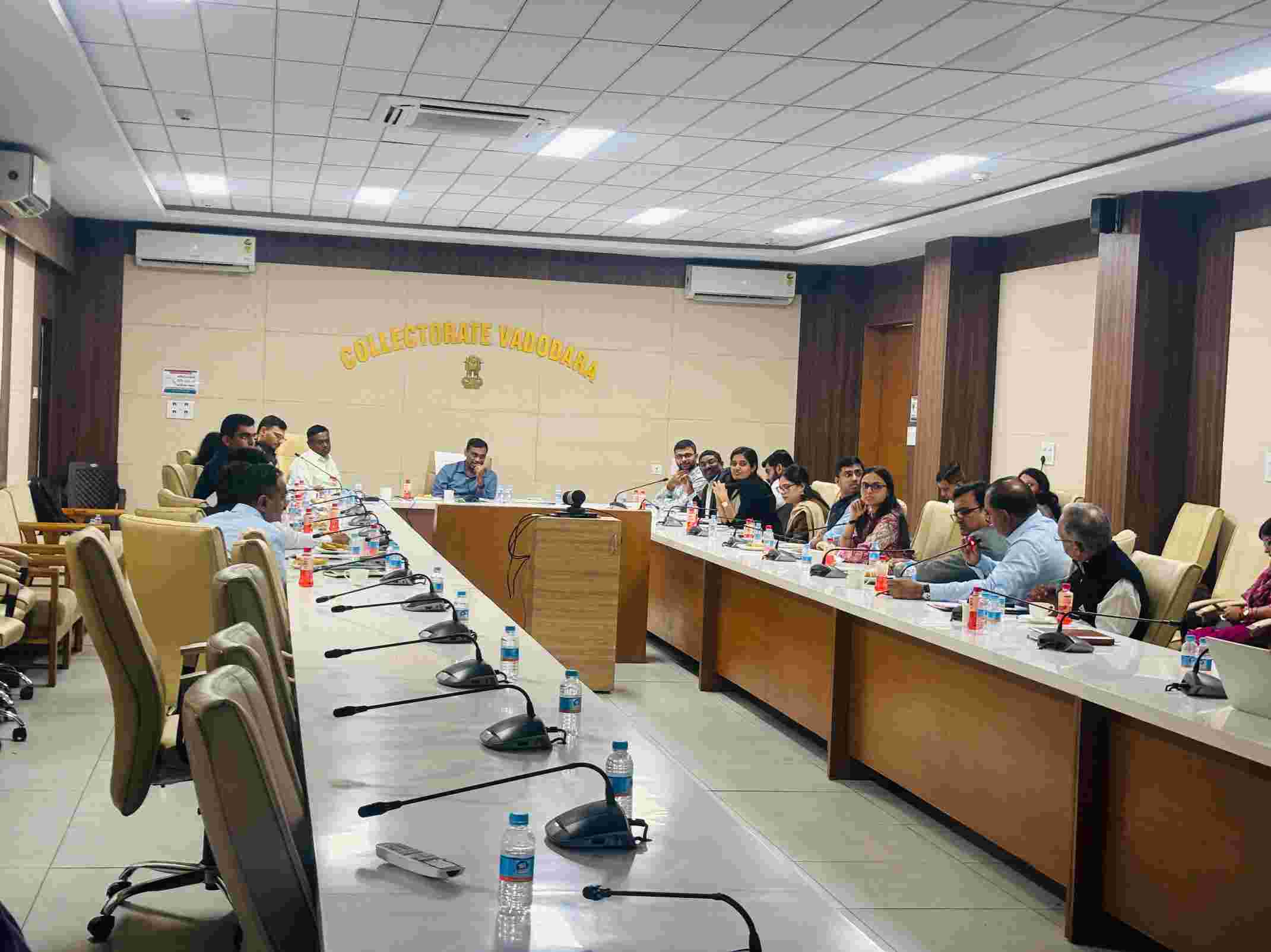 મધ્ય ગુજરાતના ઇકોનોમી માસ્ટર પ્લાન માટે કલેક્ટર કચેરીમાં યોજાઇ બેઠક 