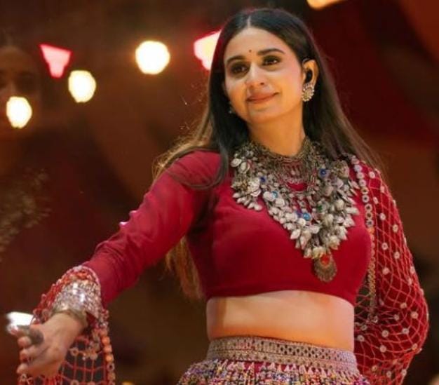 આંતરજ્ઞાતિય સગાઈ મુદ્દે કિંજલ દવેના પરિવારનો બહિષ્કાર કર્યો