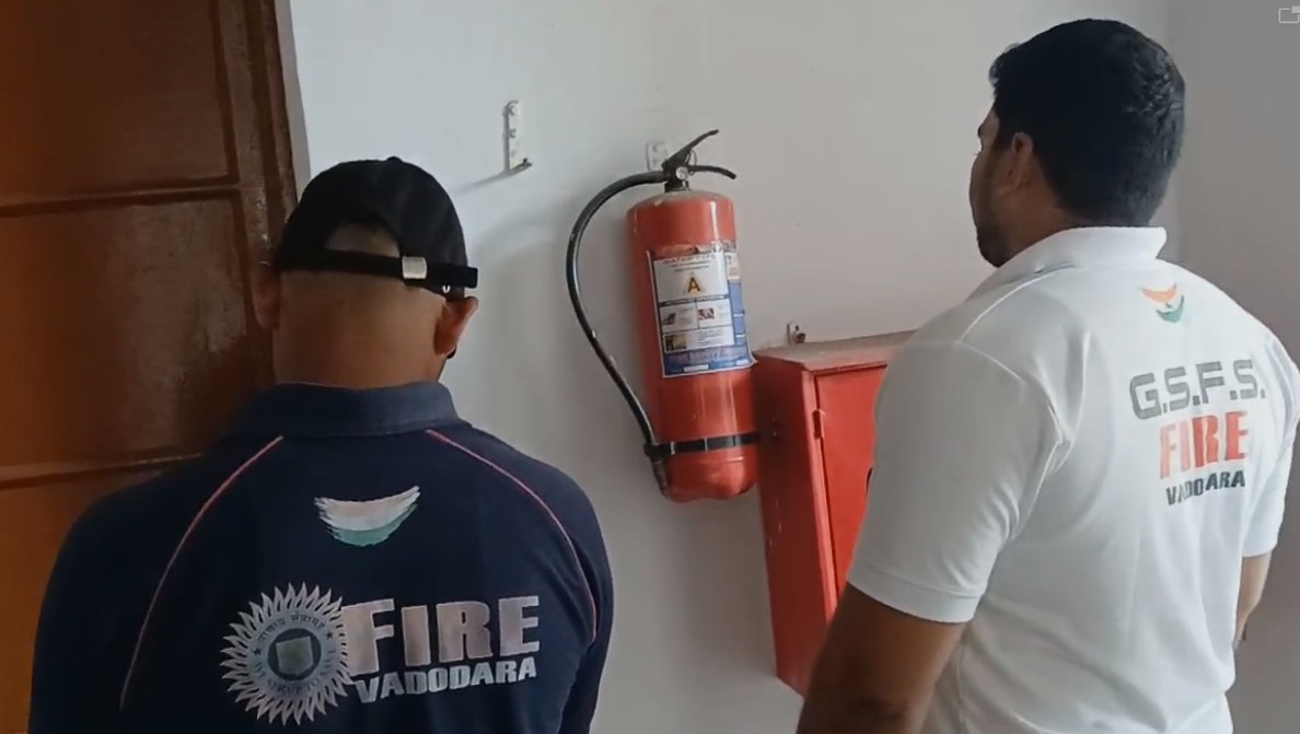 મહાનગરપાલિકાની કચેરી ખાતે ફાયર વિભાગનું ચેકીંગ હાથ ધરાયું,