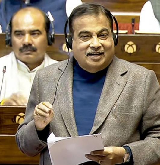 હાઈવે પર અકસ્માત સમયે ઘાયલ વ્યક્તિની મદદ કરનાર માણસને હવે રાહવીર તરીકે ઓળખાશે સરકાર તરફથી 25,000 રૂપિયાનું રોકડ ઇનામ મળશે