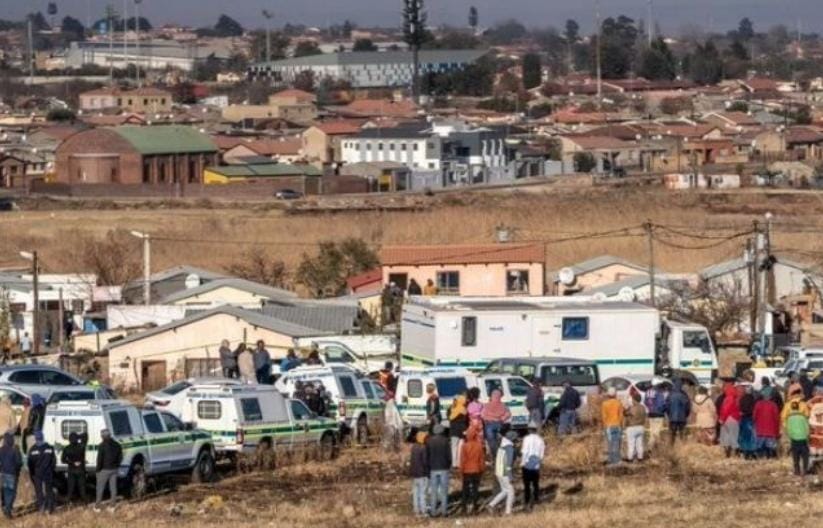 બેકર્સડલ ટાઉનશીપમાં ગોળીબારમાં દસ લોકોના મોત 