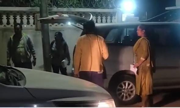 સુરેન્દ્રનગર કલેક્ટર અને અન્ય ઉચ્ચ અધિકારીઓના નિવાસસ્થાને ED ના દરોડા