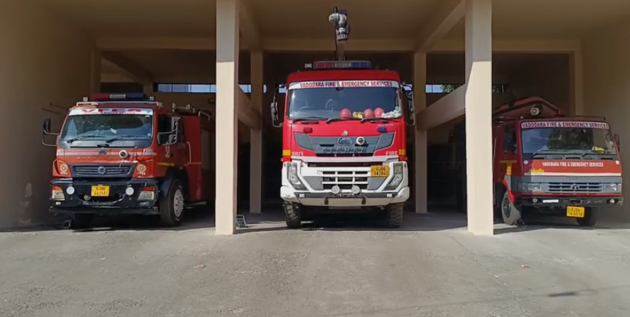 વાસણા-ભાયલી રોડ પર પતંગની જીવલેણ દોરીમાં ફસાયેલા પક્ષીને બચાવાની વાસણા ફાયર ટીમની પ્રશંસનીય કામગીરી