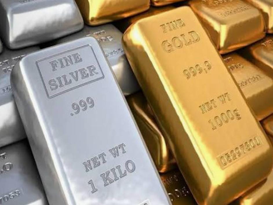 ચાંદીએ સર્જ્યો ઈતિહાસ: એક વર્ષમાં પૈસા અઢી ગણાથી વધુ થયા,ચાંદીના ભાવ પ્રતિ કિલો 3 લાખ રૂપિયા તેવી પૂરેપૂરી શક્યતા