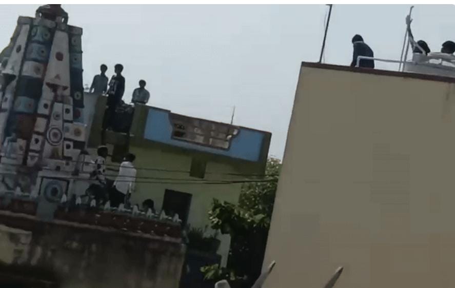 સાણંદ તાલુકાનું કલાણા ગામ હાલ છાવણીમાં ફેરવાયું : પોલીસના ધાડેધાડા ઉતારી દેવામાં આવ્યા