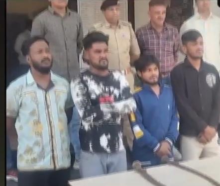 વટવા પોલીસની કડક કાર્યવાહી: ‘ગારદન’ અને ‘લંગડો’ ઝડપાયા:વટવા વિસ્તારમાં ફરી એકવાર અસામાજિક તત્વોએ માજા મૂકી