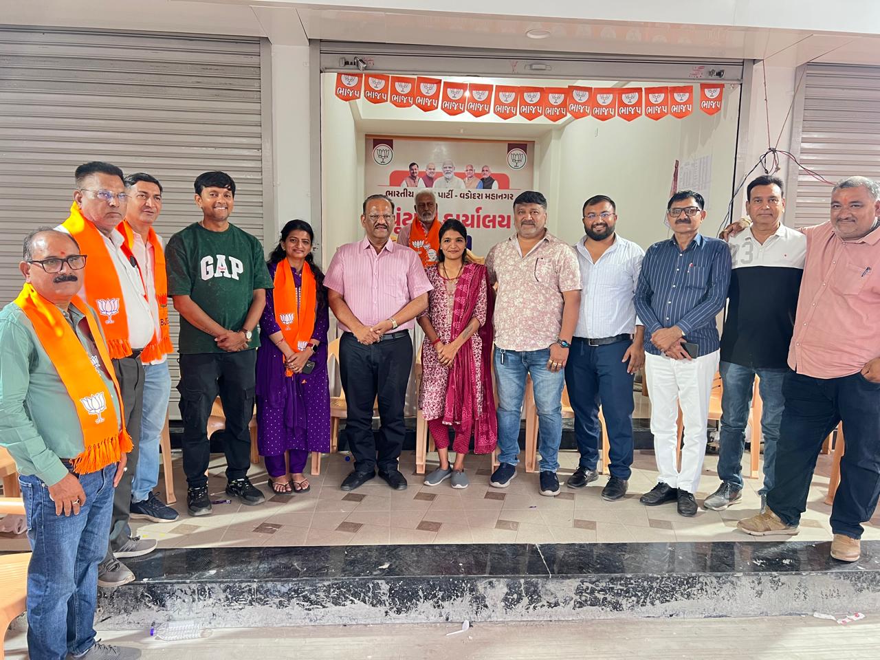 વડોદરા ચૂંટણીમાં મોટો વળાંક: કોંગ્રેસ ઉમેદવાર ભૂમિ પ્રજાપતિએ ફોર્મ પરત ખેંચ્યું